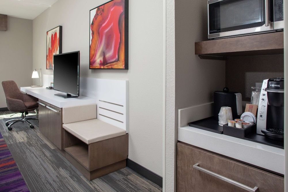 Room, 2 Queen Beds, Non Smoking (Drinks & Snacks)