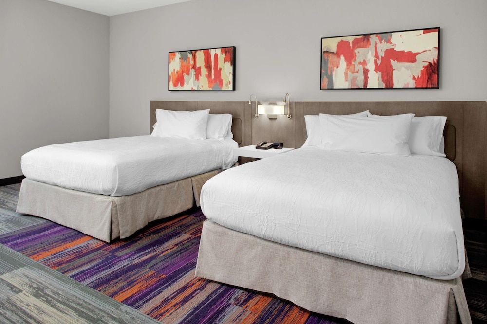 Room, 2 Queen Beds, Accessible, Bathtub