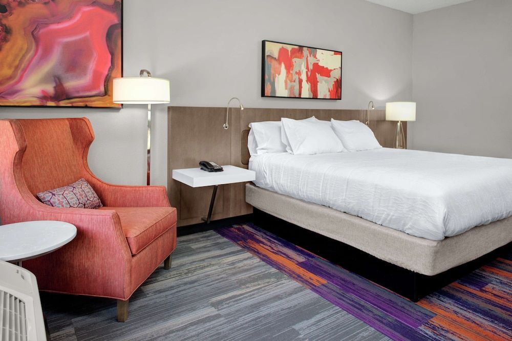 Room, 1 King Bed, Accessible (Hearing)