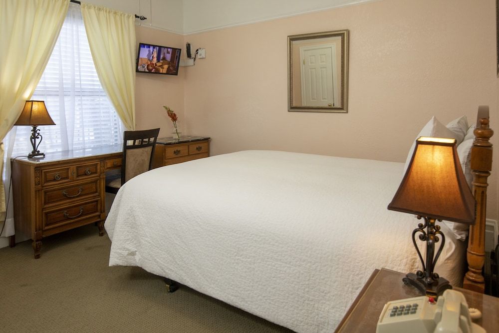 Double Room, Shared Bathroom