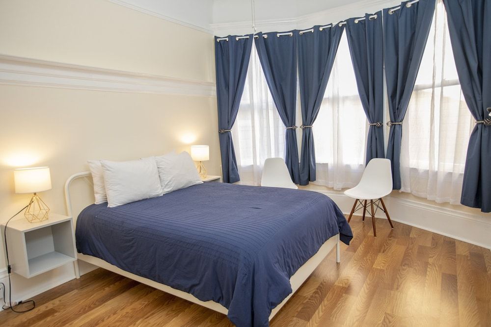 Double Room, Shared Bathroom (Residential)