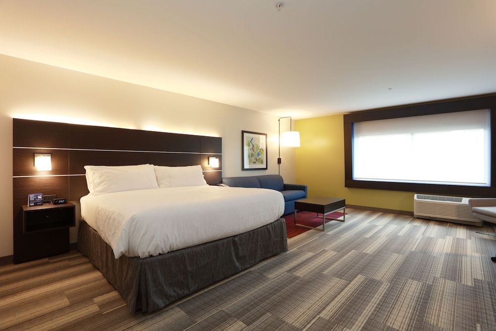 Standard Room, 1 King Bed (Low Floor)