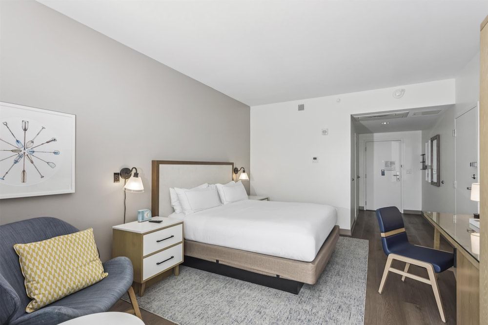 Room, 1 King Bed, Accessible, Balcony (Roll-In Shower, Gulf Front)