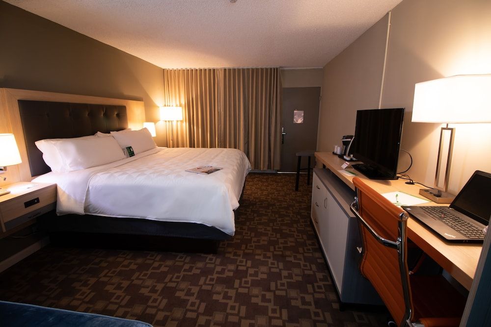 Standard Room, 1 King Bed