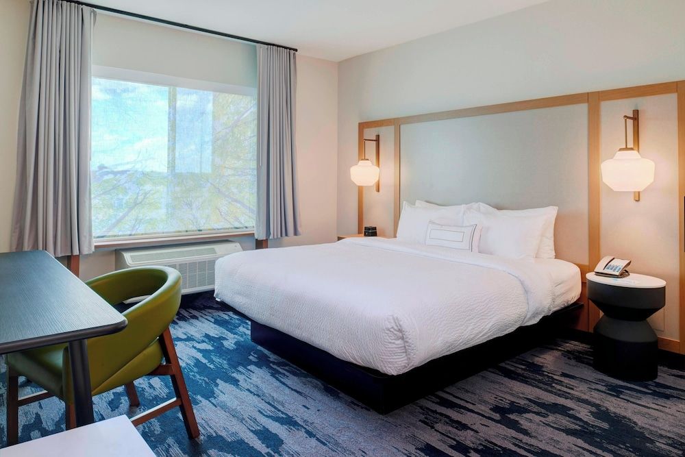 Room, 1 King Bed (Hearing Accessible)