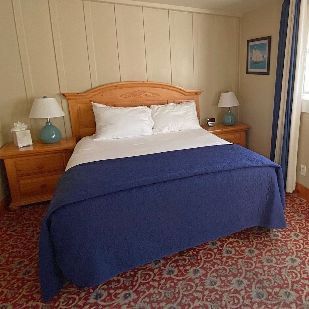 Jenner Inn Sand Dollar Room 2