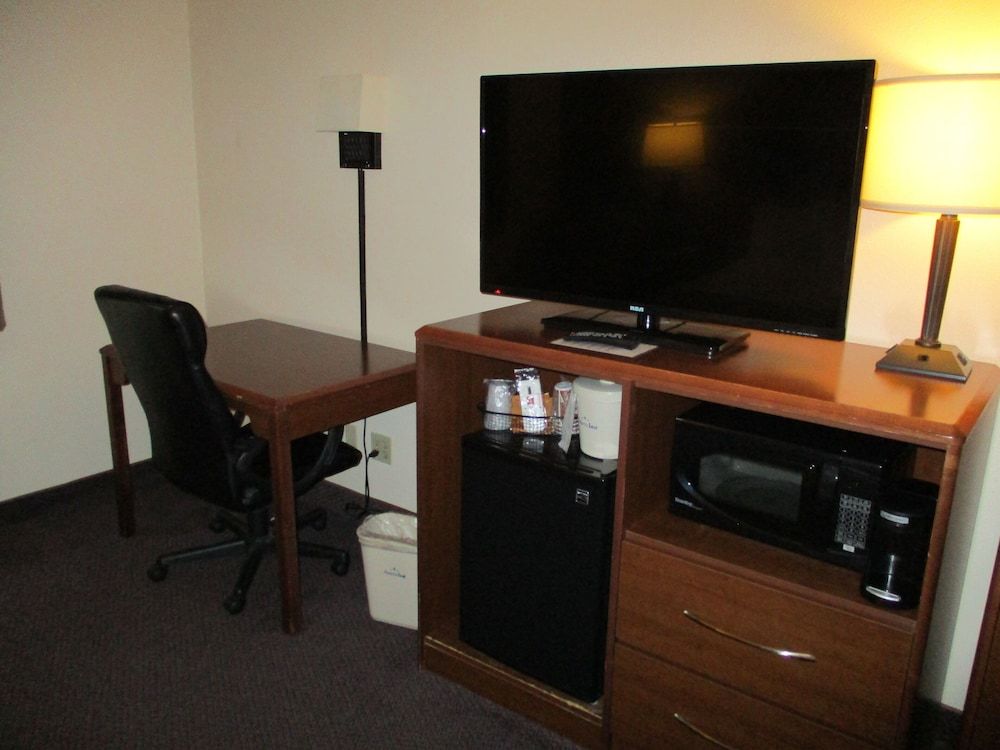 Room, 1 Queen Bed, Accessible, Non Smoking (First Floor)