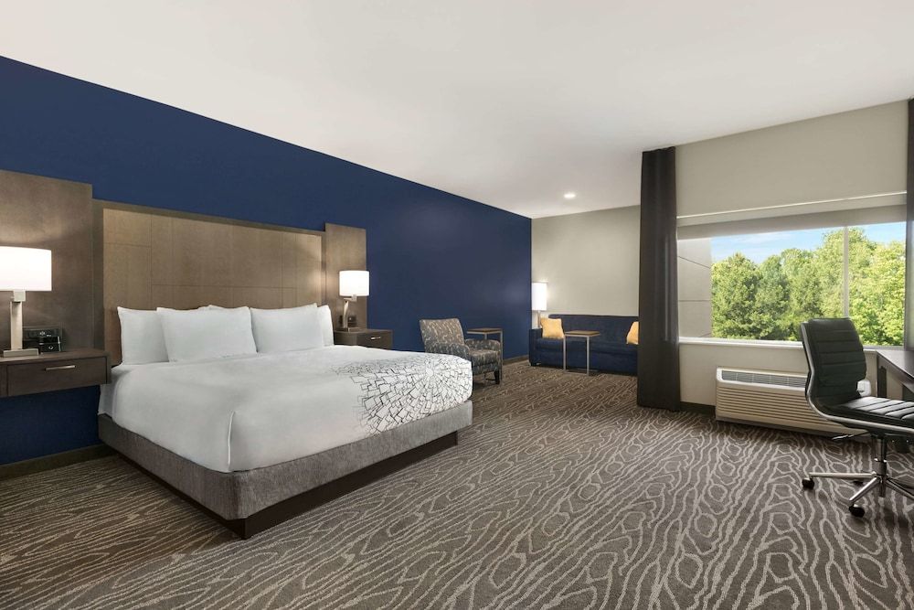 Executive Room, 1 King Bed, Accessible, Non Smoking