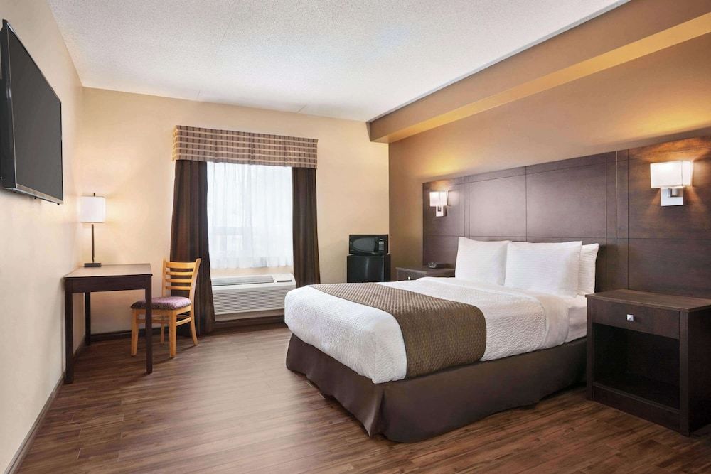 Room, 1 Queen Bed, Accessible, Non Smoking (Ground Floor)