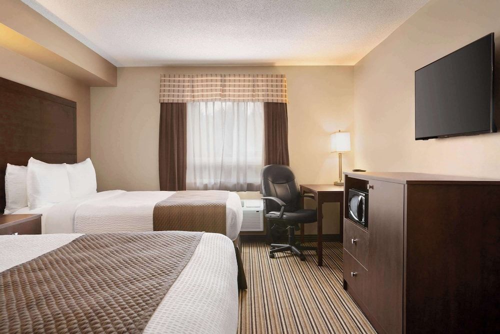 Room, 2 Queen Beds, Non Smoking (Second Floor)