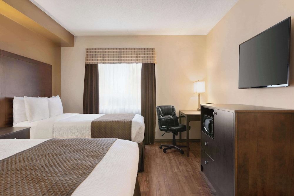 Deluxe Room, 2 Queen Beds, Non Smoking