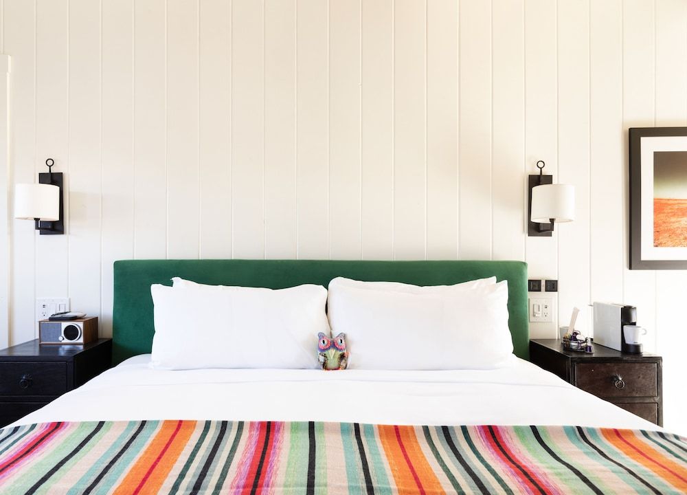 Skyview Hotel - 21 & Over Pool Superior Room, 1 King Bed, Patio 2