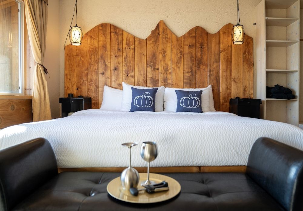 Deluxe Studio Suite, 1 King Bed with Sofa bed, Ocean View, Oceanfront