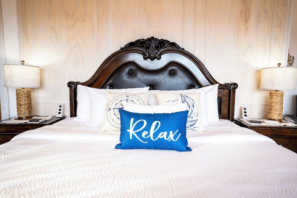 Grand Studio Suite, 1 King Bed with Sofa bed, Ocean View, Oceanfront