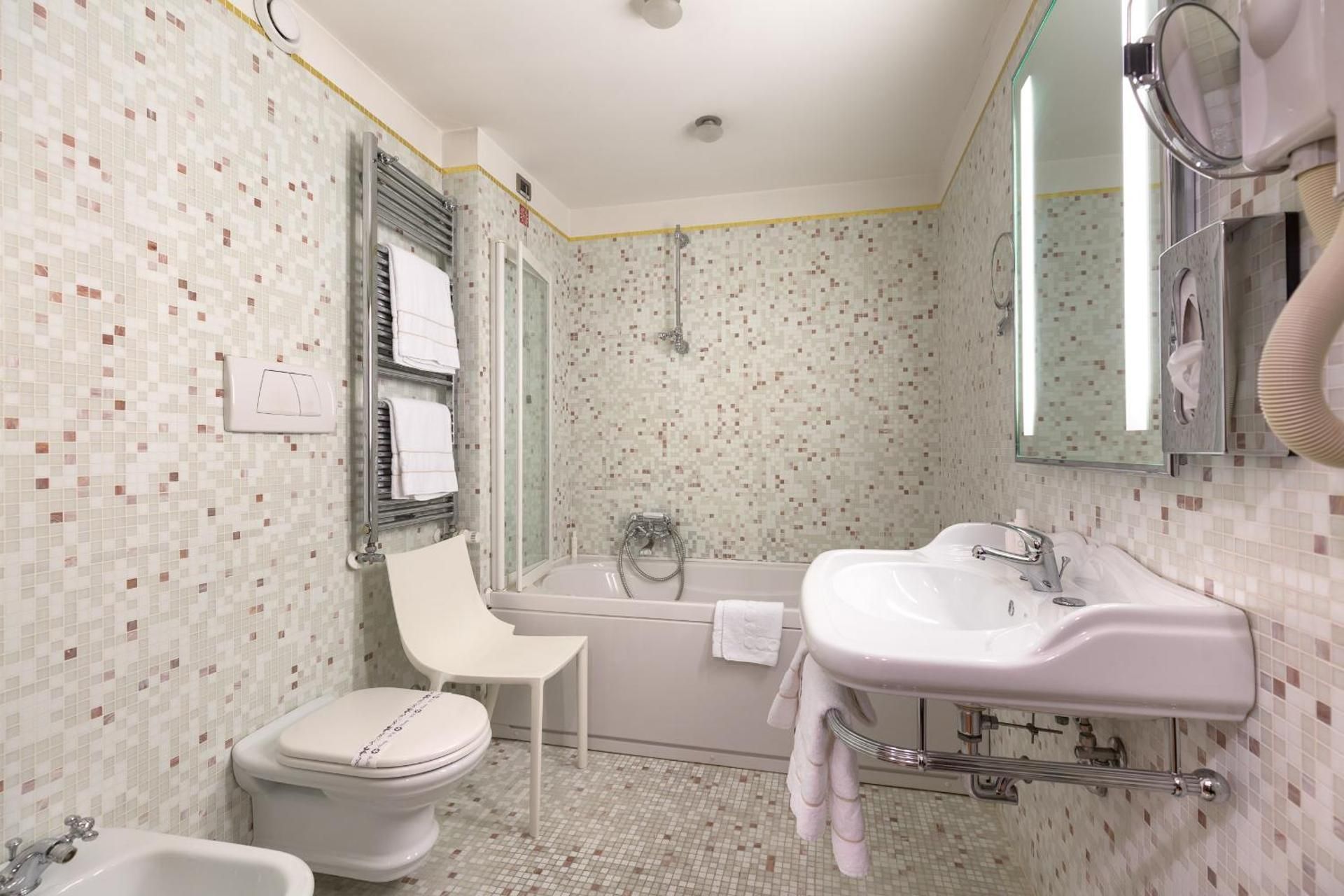 Junior Suite with Canal View