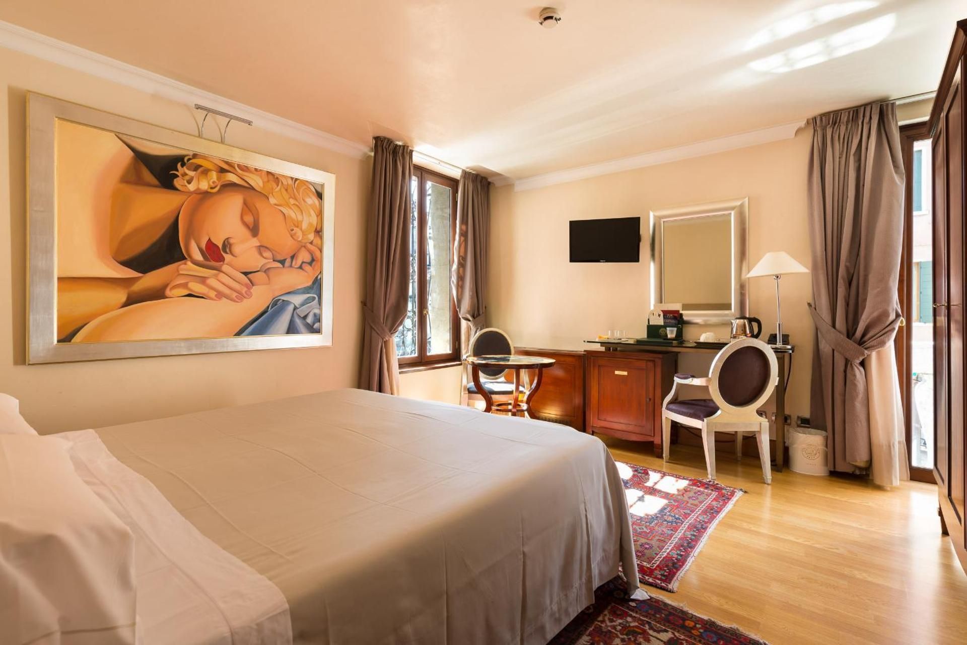 Junior Suite with Canal View