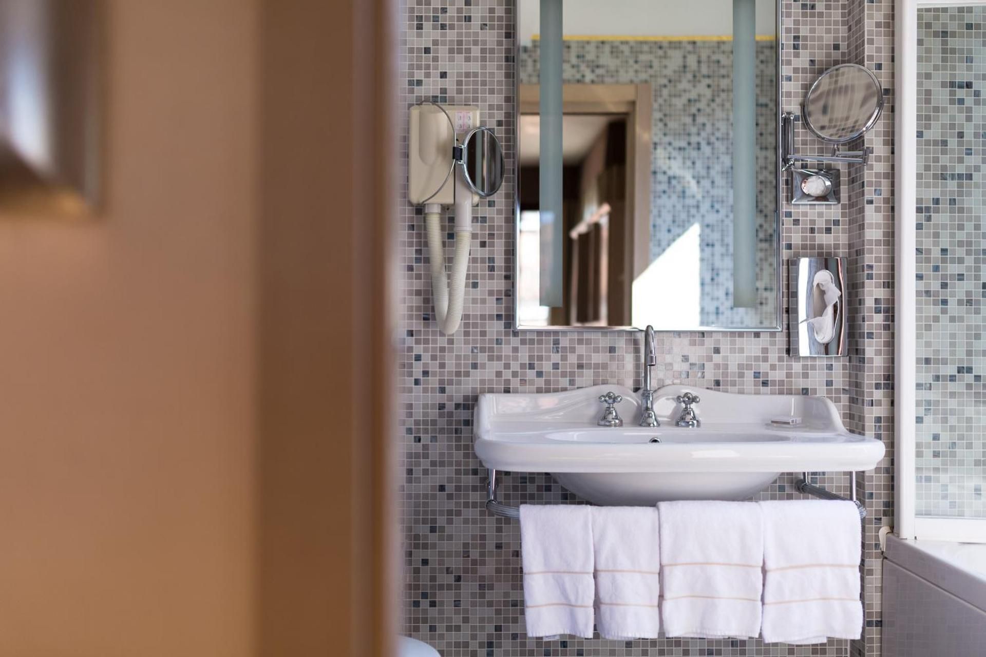 King One Bedroom Suite Sauna