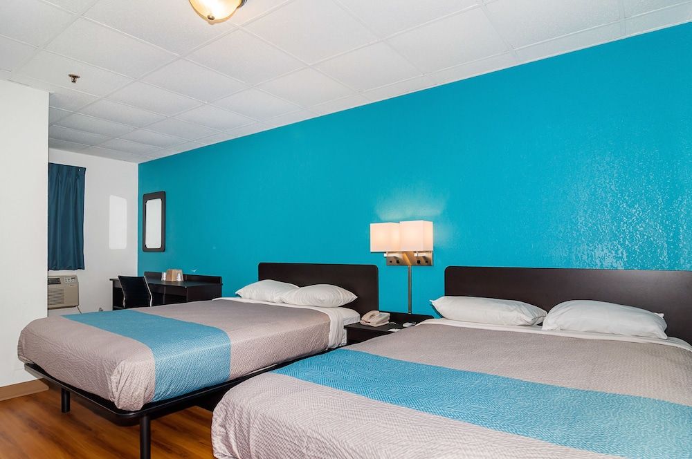 Motel 6 Elmsford, NY - White Plains Standard Room, 2 Double Beds, Non Smoking 6
