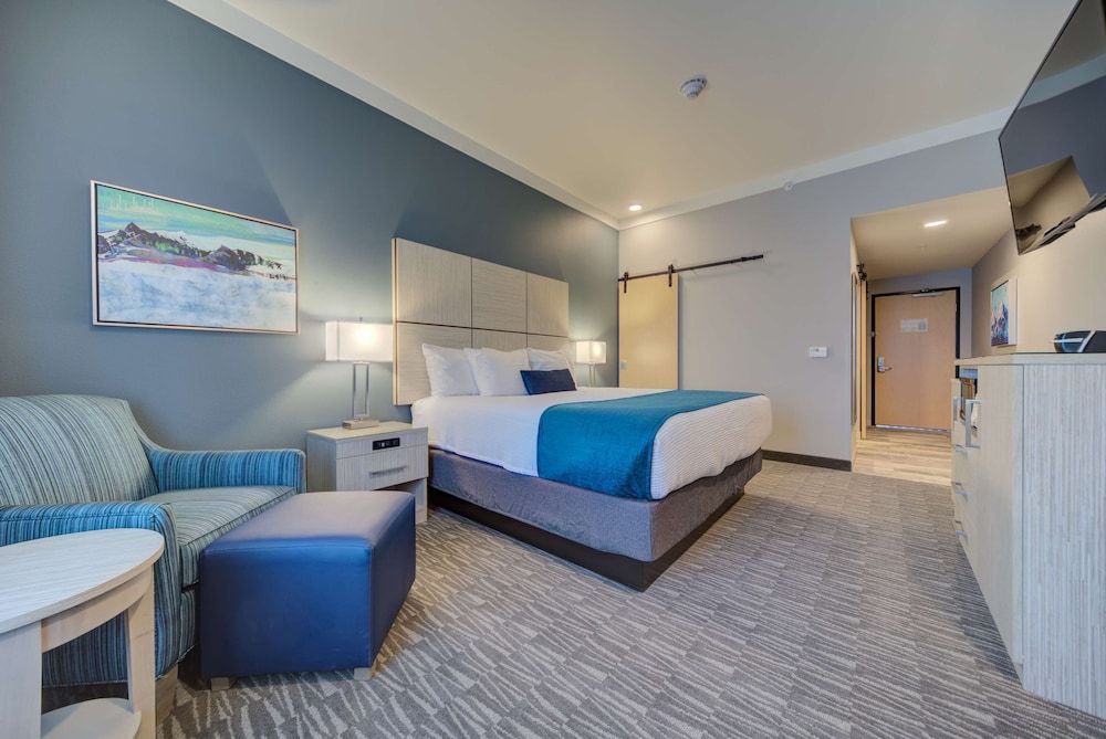 Hotel Peppertree Bend, BW Premier Collection Standard Room, 1 King Bed, Fireplace, Mountain View (with Sofabed)