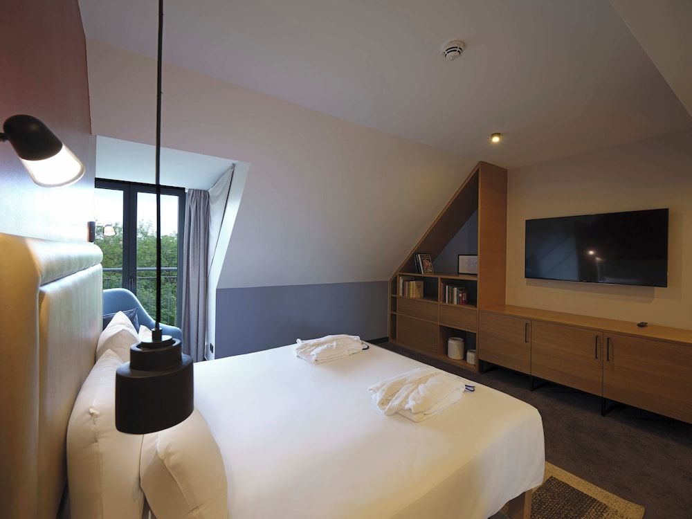 Superior Suite with Skyline View