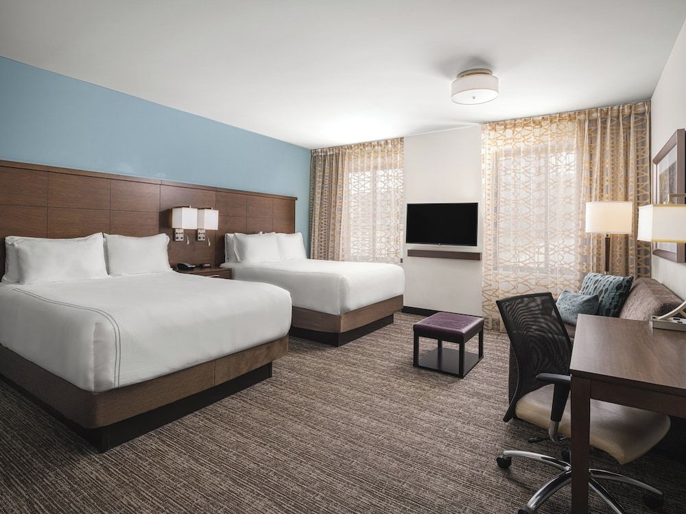 Studio Suite, Multiple Beds, Kitchen