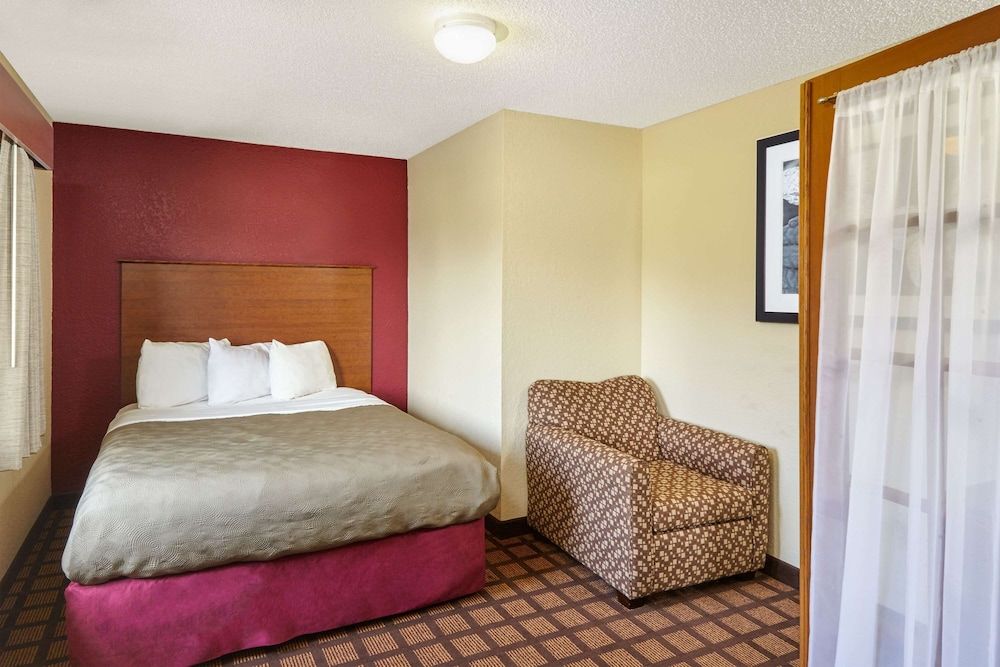 Room, Multiple Beds, Non Smoking (Two-Bedroom, Efficiency)