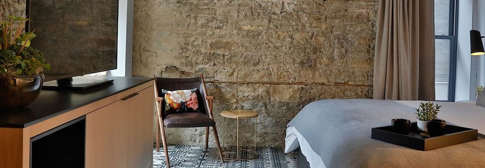 Lora Premium Room, 1 King Bed 5