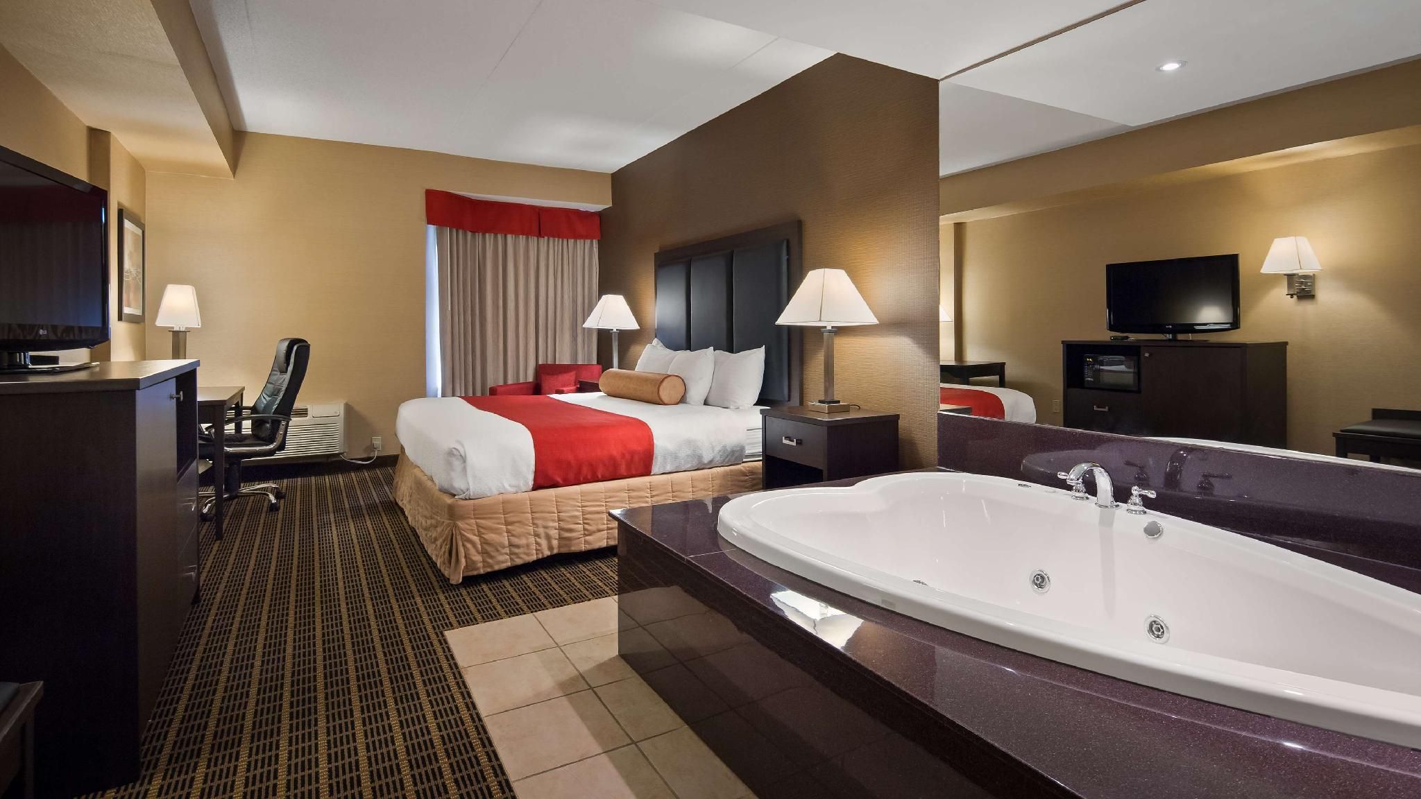 1 King Bed, Non-Smoking, Junior Suite, Sofabed, Work Desk, Microwave And Refrigerator, Wi-Fi, Full B