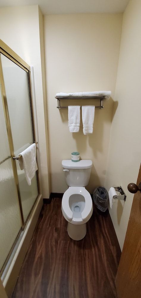 Travel Inn & Suites - Sikeston/Miner (i-55 Exit-67) Room, 2 Queen Beds, Non Smoking 10