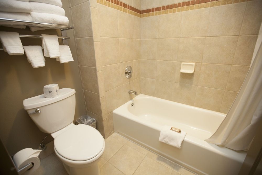 Great Wolf Lodge Wisconsin Dells Whirlpool Fireplace Suite – Waterpark Included 10