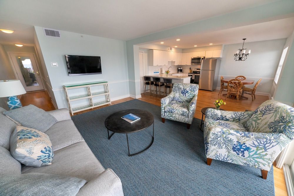 The Sandpiper Beach Club Two Bedroom / 2 Bath Town View Suite 5