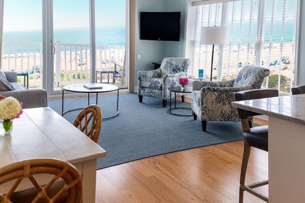 The Sandpiper Beach Club Two Bedroom / 2 Bath Premier Ocean Front Suite 10