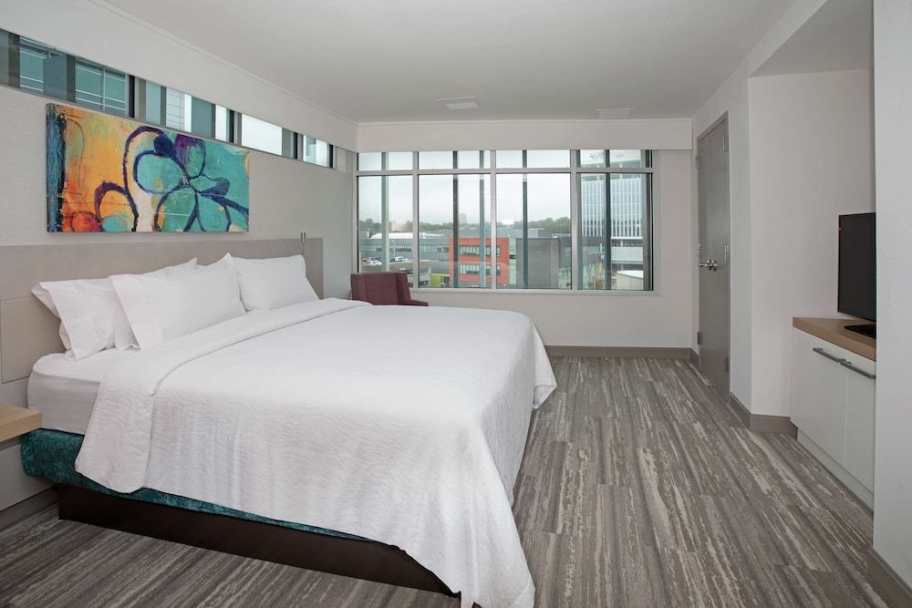 undefined Hilton Garden Inn Omaha Aksarben Village 2