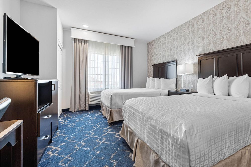 Suite, 2 Queen Beds, Accessible, Non Smoking (Walk-in Shower;with Sofabed)