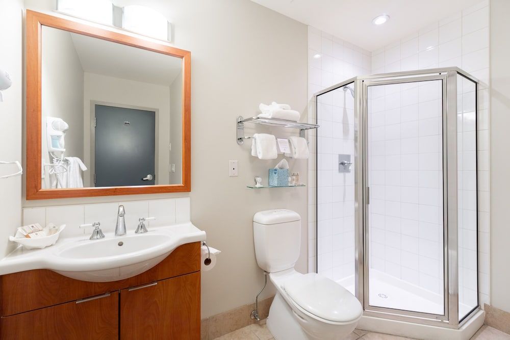 Ocean Promenade Hotel Studio, 1 King Bed 6