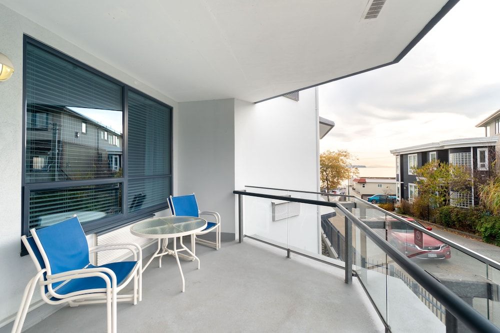 Ocean Promenade Hotel Deluxe Suite, 1 Bedroom 2