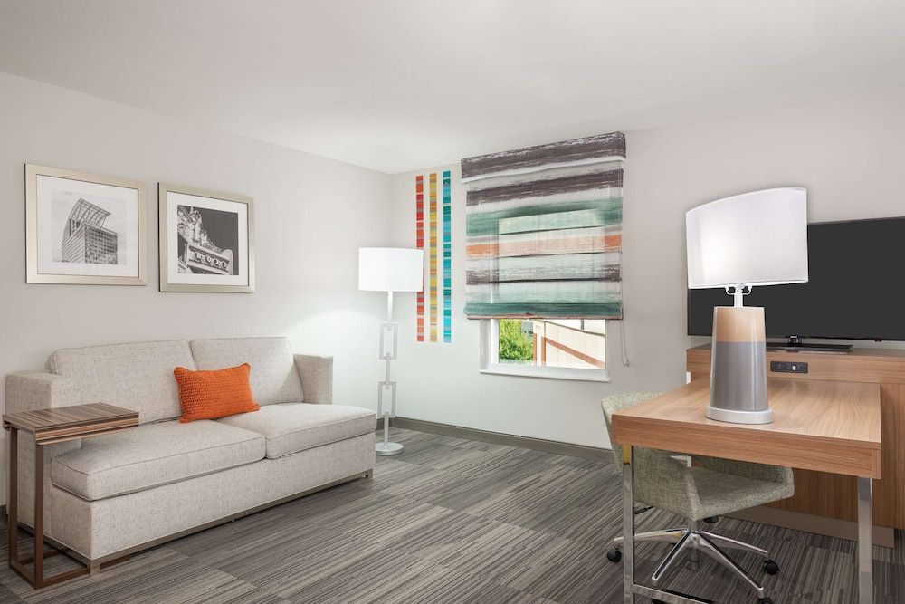 undefined Hampton Inn & Suites Atlanta Buckhead Place 3