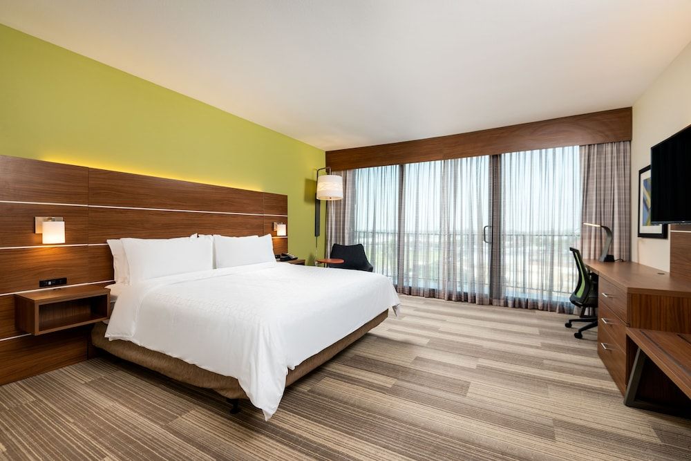 Standard Room, 1 King Bed, Accessible (Communication, Extra Floor Space)