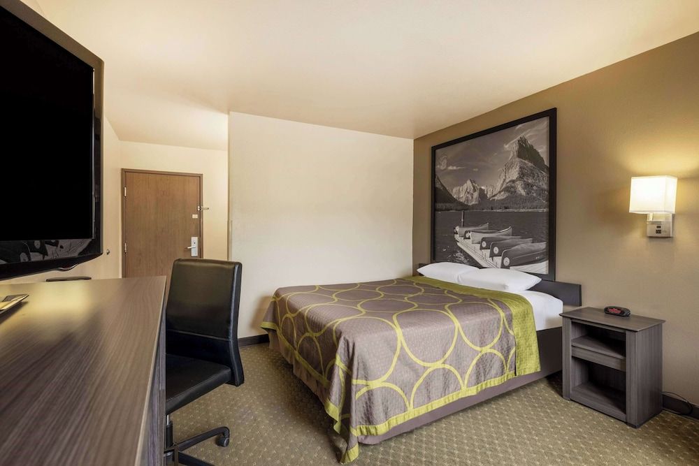 Studio Suite, 1 Queen Bed, Non Smoking
