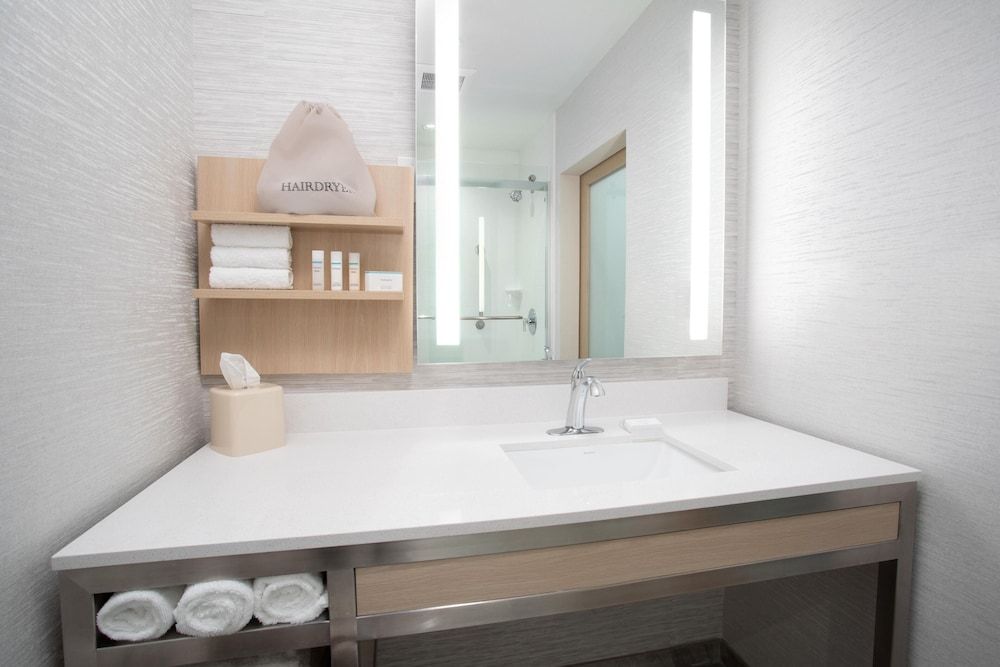undefined Hilton Garden Inn Las Vegas City Center 10