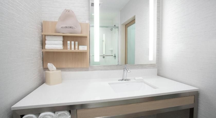 Hilton Garden Inn Las Vegas City Center 1 KING HEARING ACCESSIBLE ROOM 3