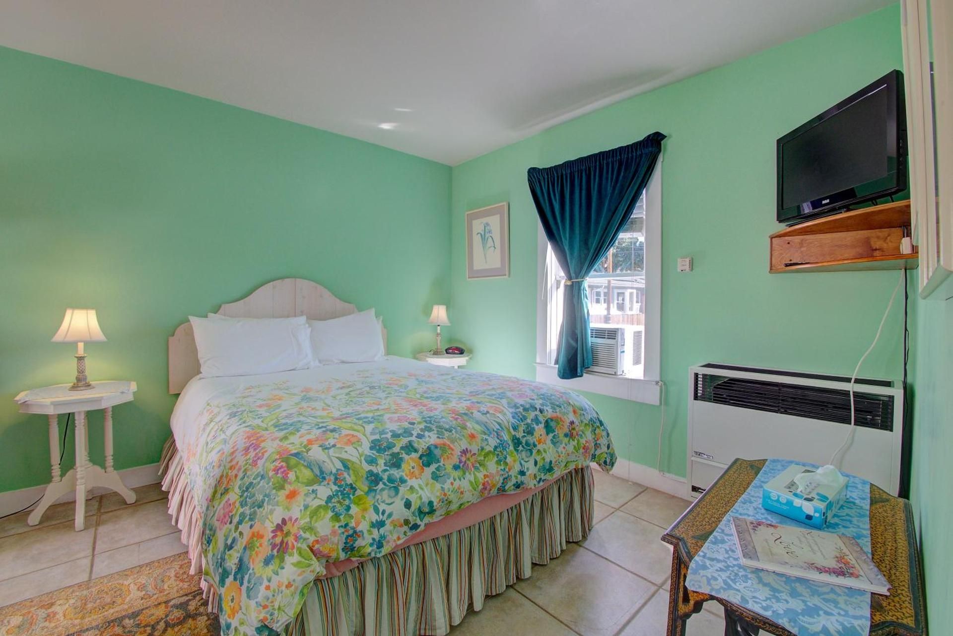 Deluxe Queen Room