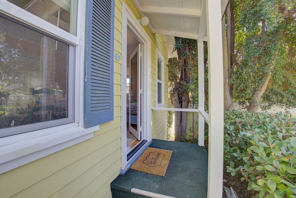 Secret Garden Inn and Cottages Room, Private Bathroom (Whippoorwill) 7
