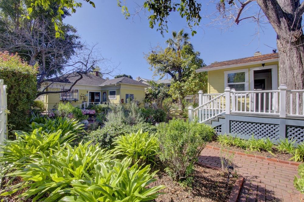 undefined Secret Garden Inn and Cottages 2