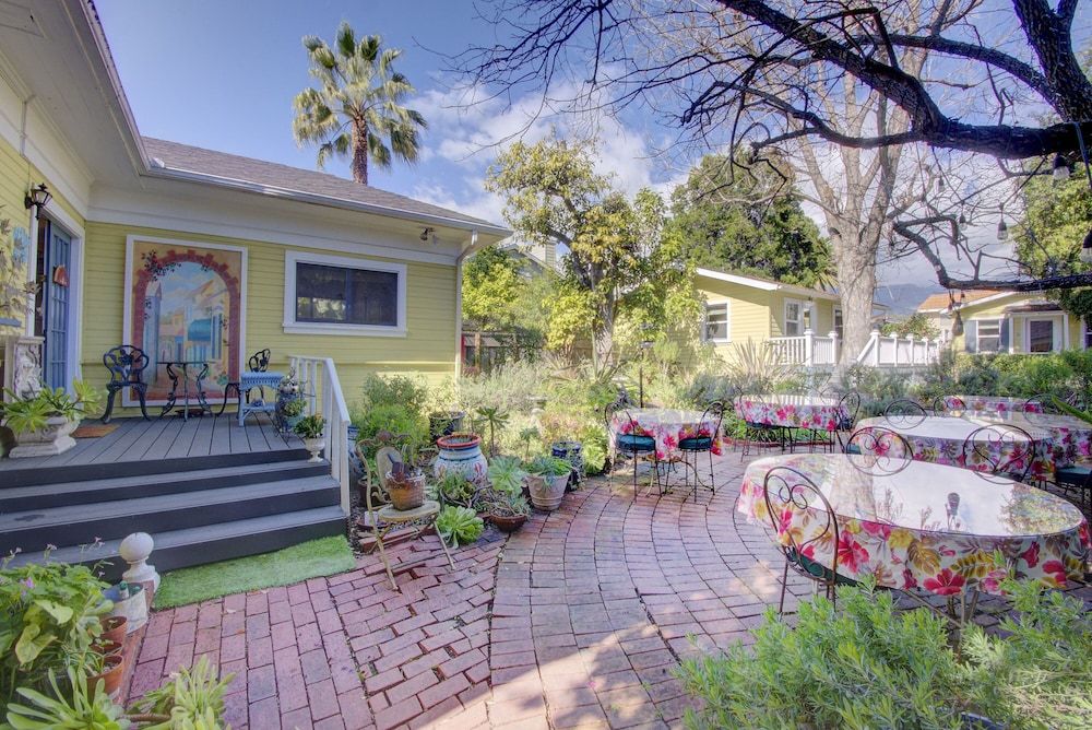 undefined Secret Garden Inn and Cottages 6