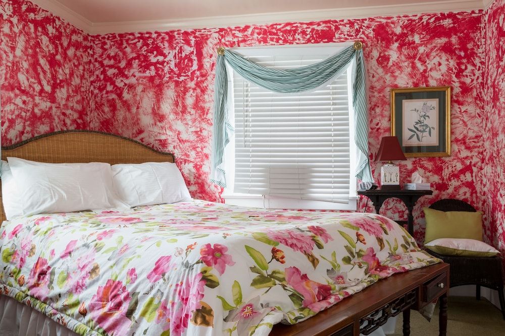 undefined Secret Garden Inn and Cottages 10