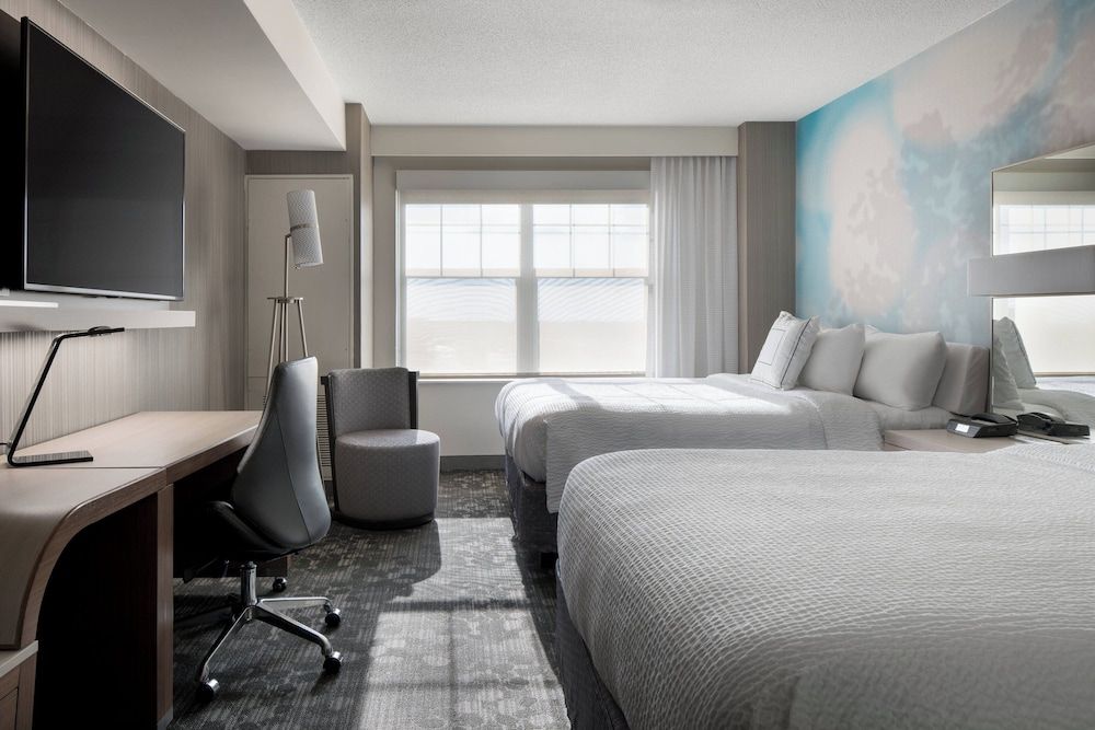 Junior Suite, 1 Bedroom (Mobility/Hearing Accessible, Tub)