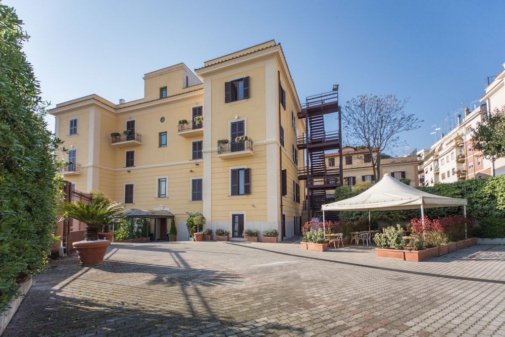 undefined Romoli Hotel 8