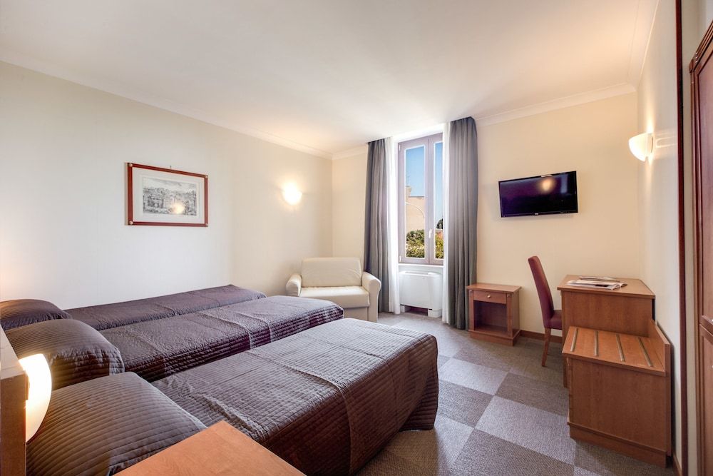 undefined Romoli Hotel 2