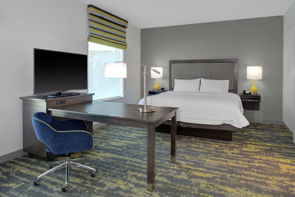 Studio, 1 King Bed with Sofa bed, Accessible, Non Smoking (Mobility, Hearing, Bathtub)